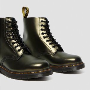 Dr. Martens 1460 Pascal Chroma Metallic Leather Boots in Gold - Size 8